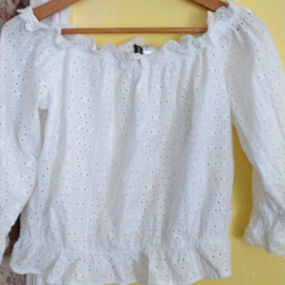 White cotton lace it shoulder blouse